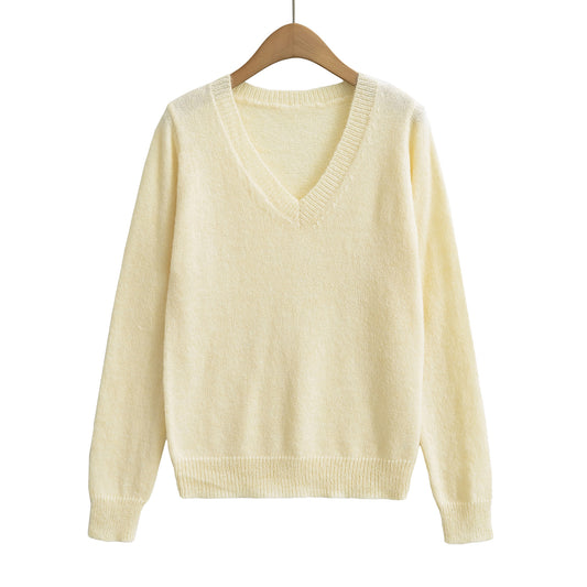Solid color V-neck long sleeved sweater